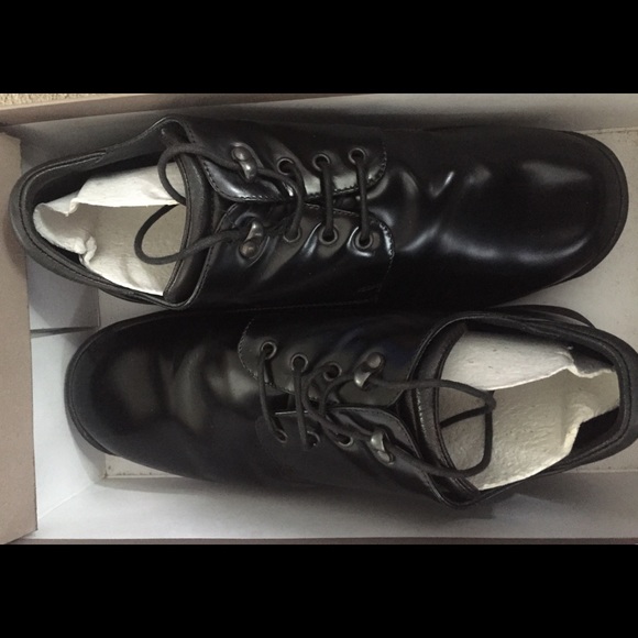Cole Haan  size 10 1/2  Black Air Viezio Oxford